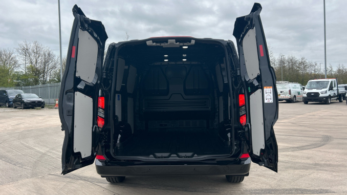 Ford Transit Custom 280 L1 Diesel Fwd 2.0 EcoBlue 136ps H1 Van Limited - Image 3